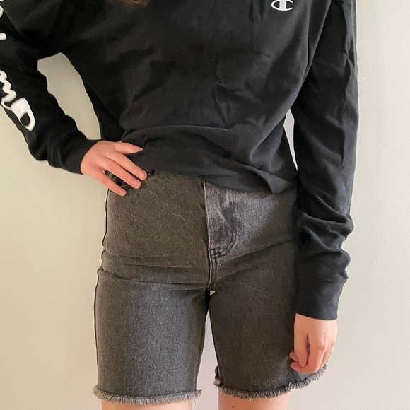 NWT TWIK HIGH WAISTED MOM 90's JEANS SHORTS - 26 - Picture 3 of 14